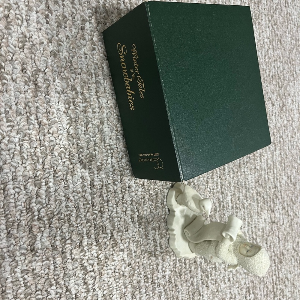 Winter Tales Snowbabies like new condition
